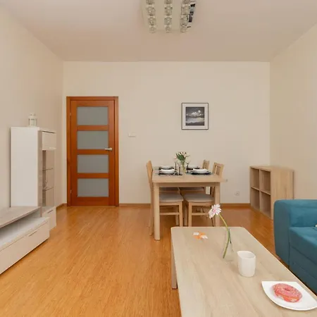 Cozy Batalionow Chlopskich In By Renters Lägenhet Gdynia
