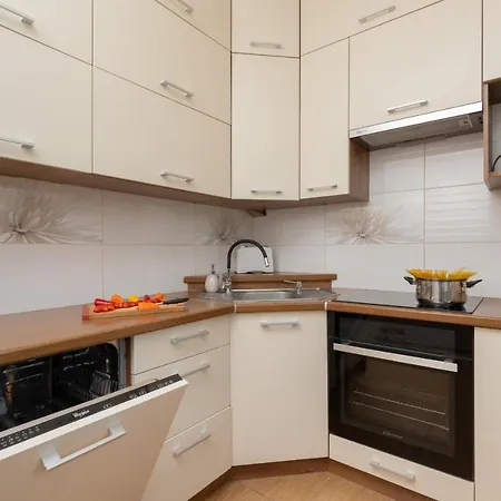 Cozy Batalionow Chlopskich In By Renters Apartment *