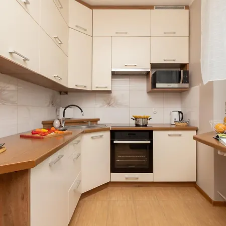 Cozy Batalionow Chlopskich In By Renters Lägenhet Gdynia