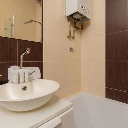 شقة Cozy Batalionow Chlopskich In By Renters غدينيا